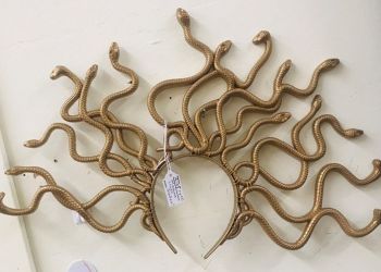 30 удивительных вещей, найденных на барахолке