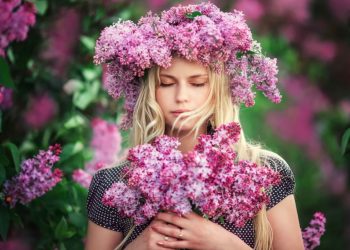 Нет ничего прекраснее девушек с цветами, 35 фотодоказательств