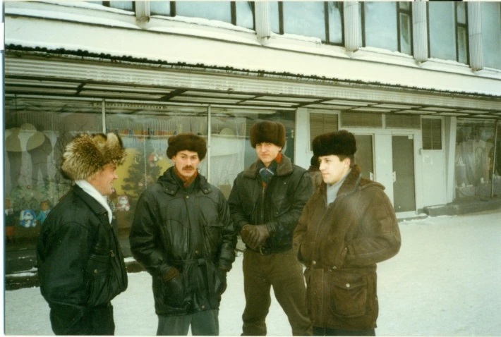 Типичные советские модники из 90-х, 30 ностальгических фото