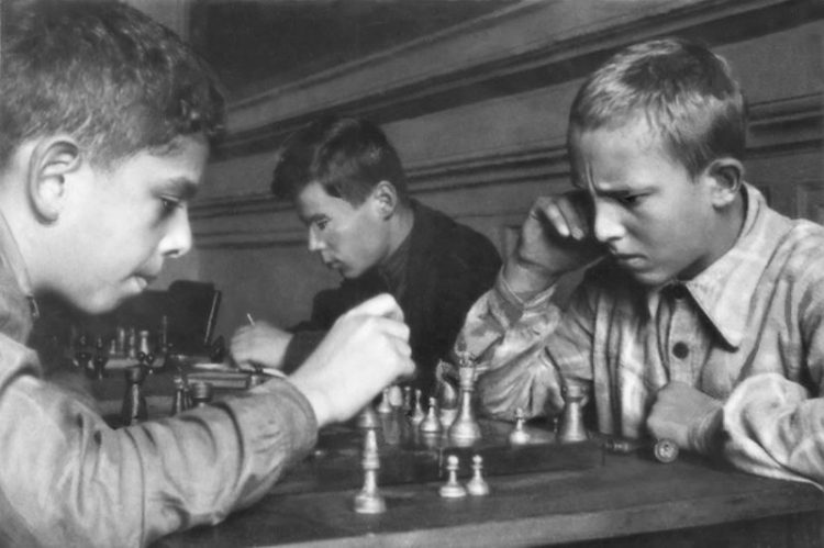 Zhizn' v 1930-kh godakh v SSSR Yevrope i Amerike