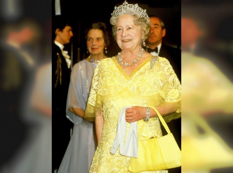25 самых броских нарядов, которые когда-либо носили королевские особы