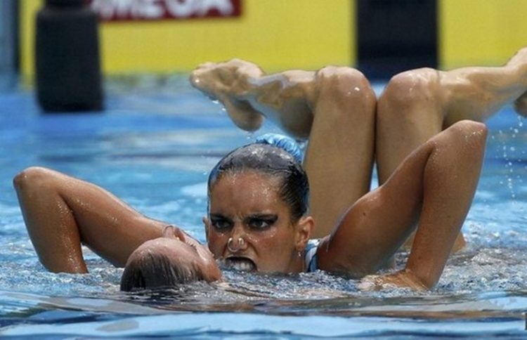 30 доказательств того, что синхронное плавание - самый смешной вид спорта