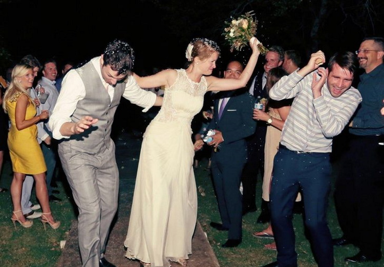 Say Cheese and Laugh Out Loud: The Funniest Wedding Photos of All Time