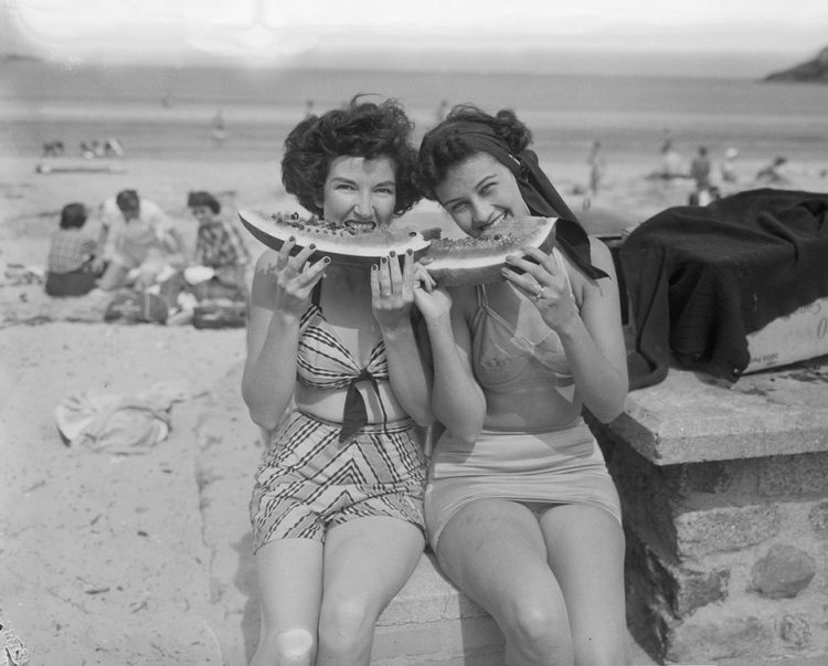 Retro Beach Reverie: Vibrant Snapshots from Days Gone By