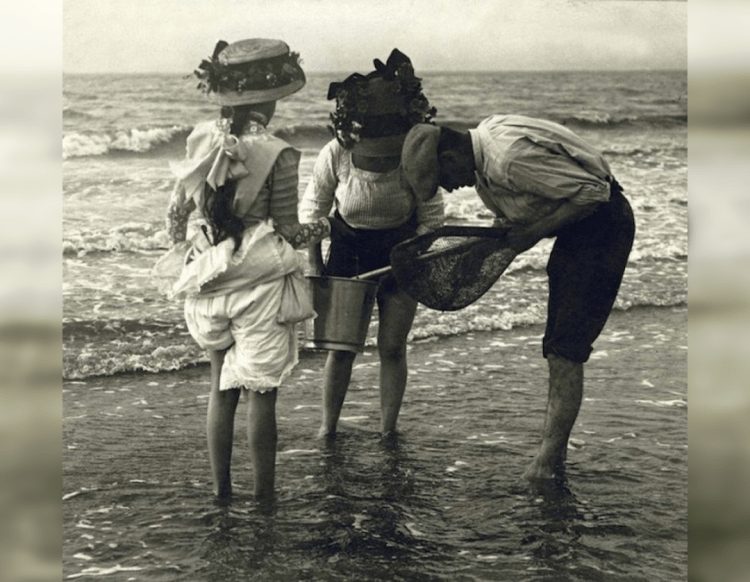 Retro Beach Reverie: Vibrant Snapshots from Days Gone By