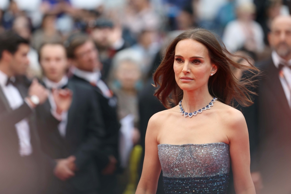 Glamourous and Sparkling: The Incredible Jewelry of the Stars