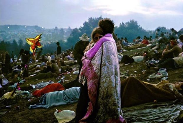 35 Rare Woodstock Photos That Show Just How Crazy Woodstock Really Was