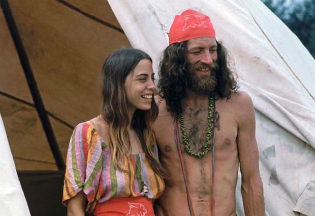 35 Rare Woodstock Photos That Show Just How Crazy Woodstock Really Was