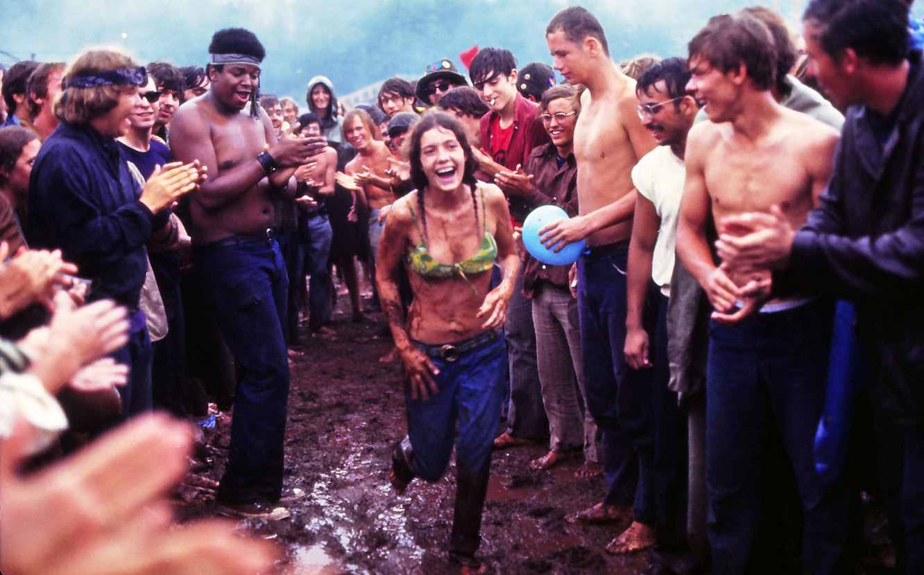 35 Rare Woodstock Photos That Show Just How Crazy Woodstock Really Was