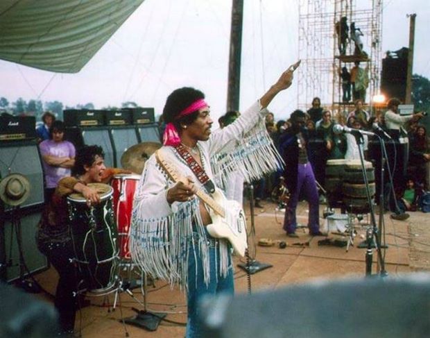 35 Rare Woodstock Photos That Show Just How Crazy Woodstock Really Was